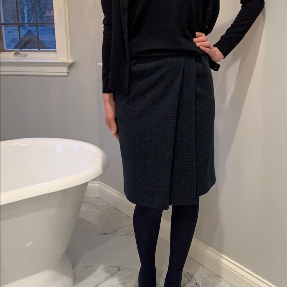 Giorgio Armani blue/grey wool pleated skirt. 40 - Picture 10 of 15